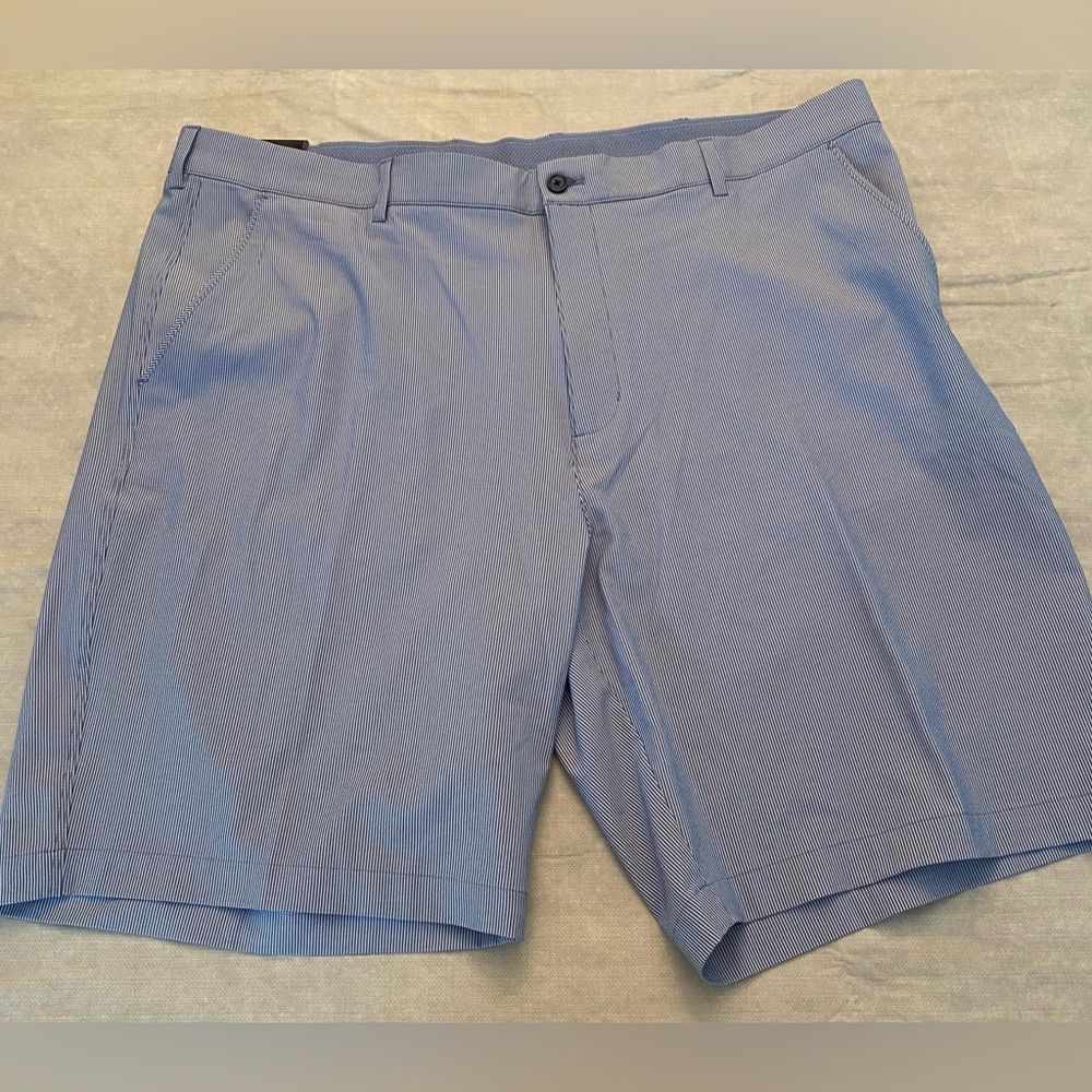 Greg Norman Performance Stretch Blue Striped Shorts Size 42